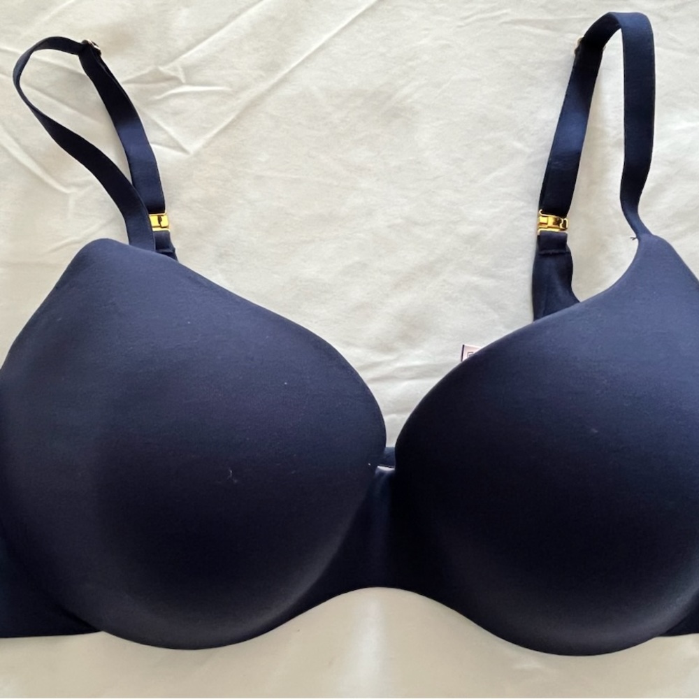 Victoria’s Secret bra 38D
